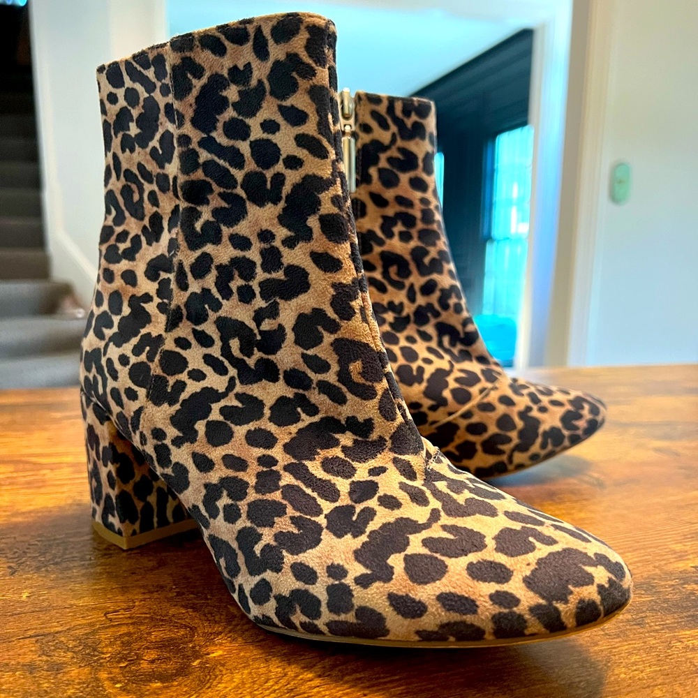 Urban Outfitters size 8 leopard print boots. Gently used. No scuffs or stains.